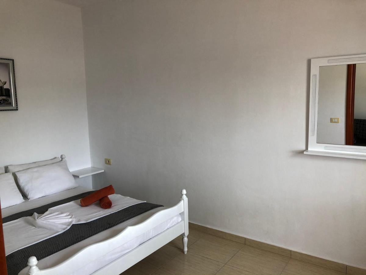 Tomi Apartments Sarande Exterior photo